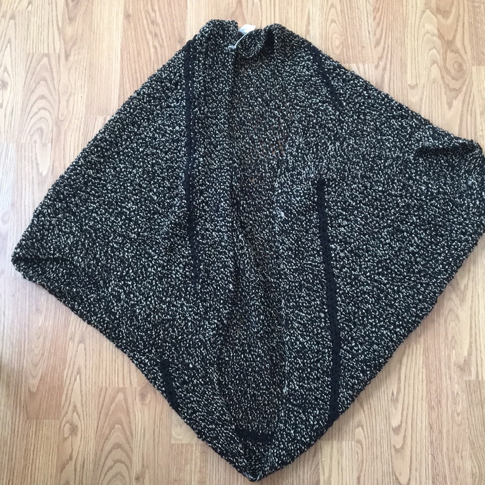 Handmade knit shall